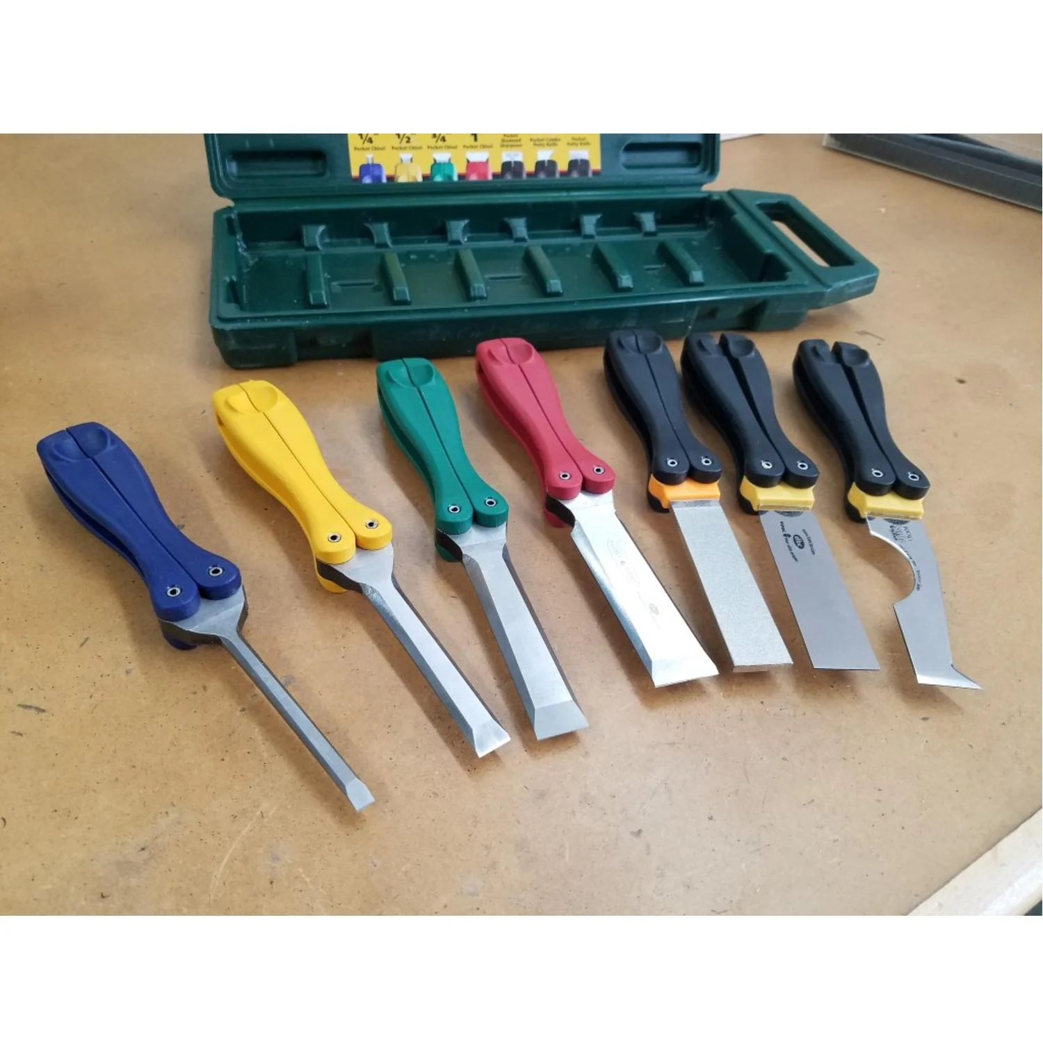 Fastcap 1" Pocket Wood Chisel Foldable Handle Red - Image 4